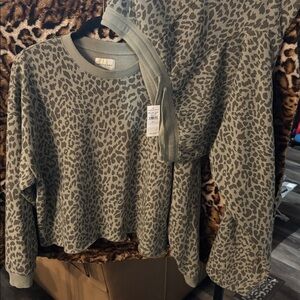 American Eagle Sweatpants / And Sweat shirt 
Both New